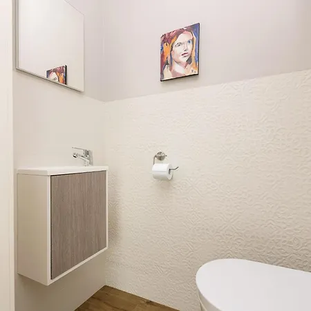 Nao Hotel 4*