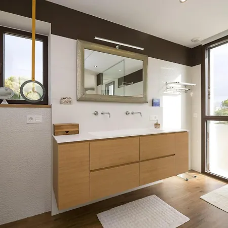 Nao Hotel 4*